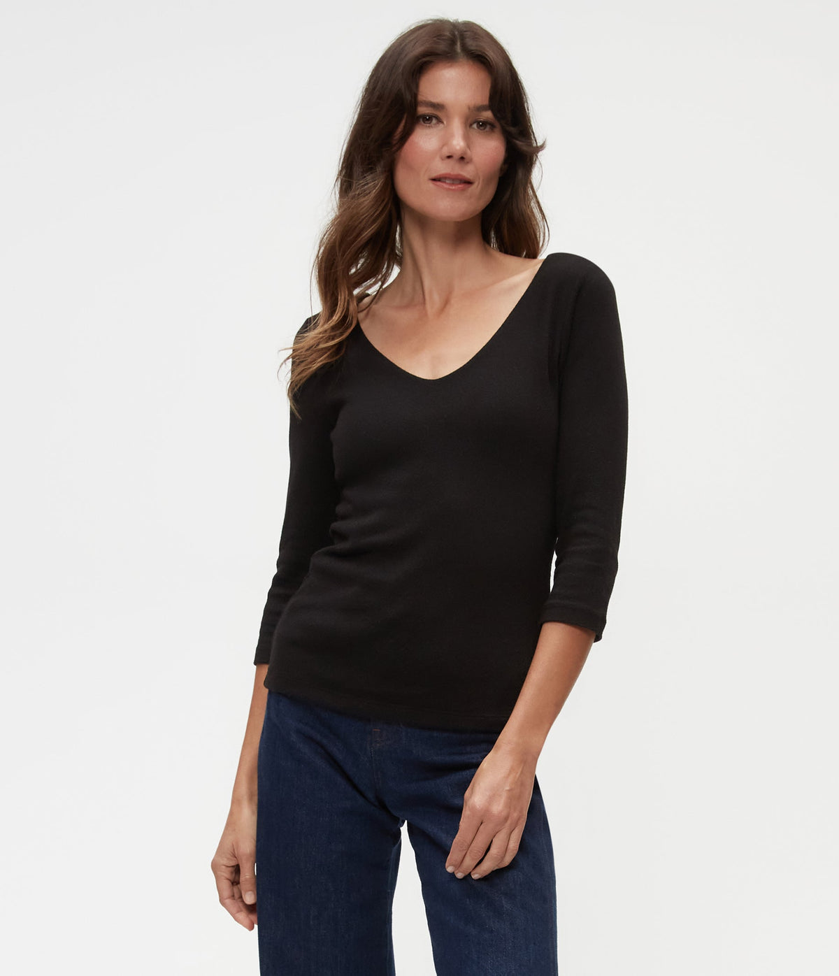 ANGELINA SHINE VNECK TEE