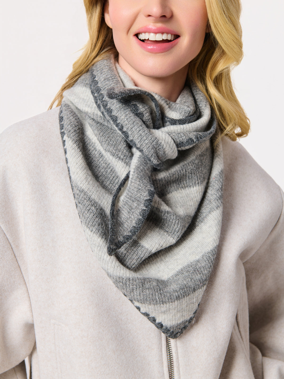 JOY LG TRIANGLE SCARF