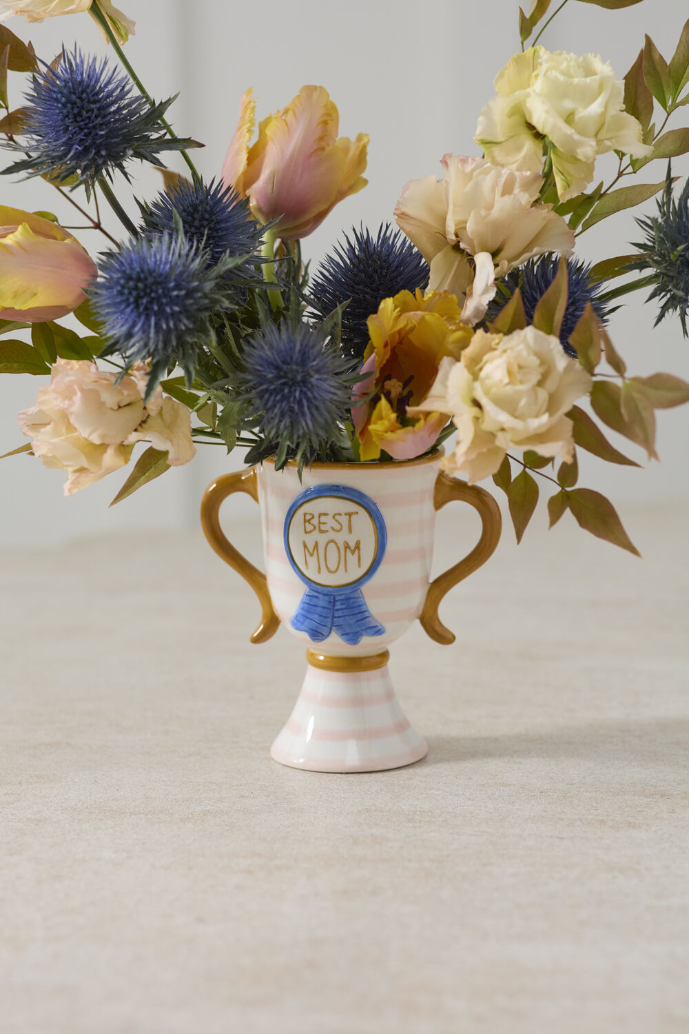 TROPHY MOM VASE