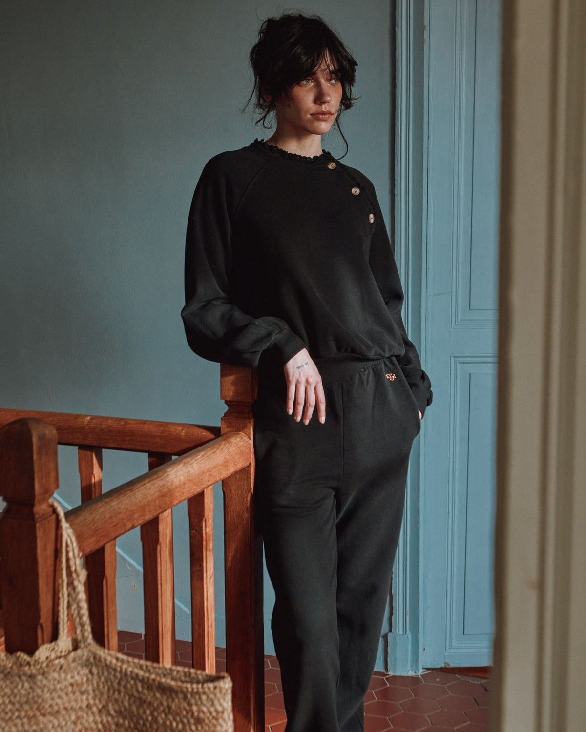 BUTTON SWEATSHIRT
