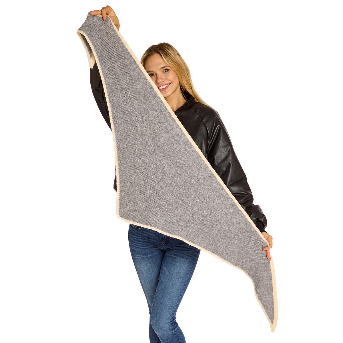 TRIANGLE SCARF