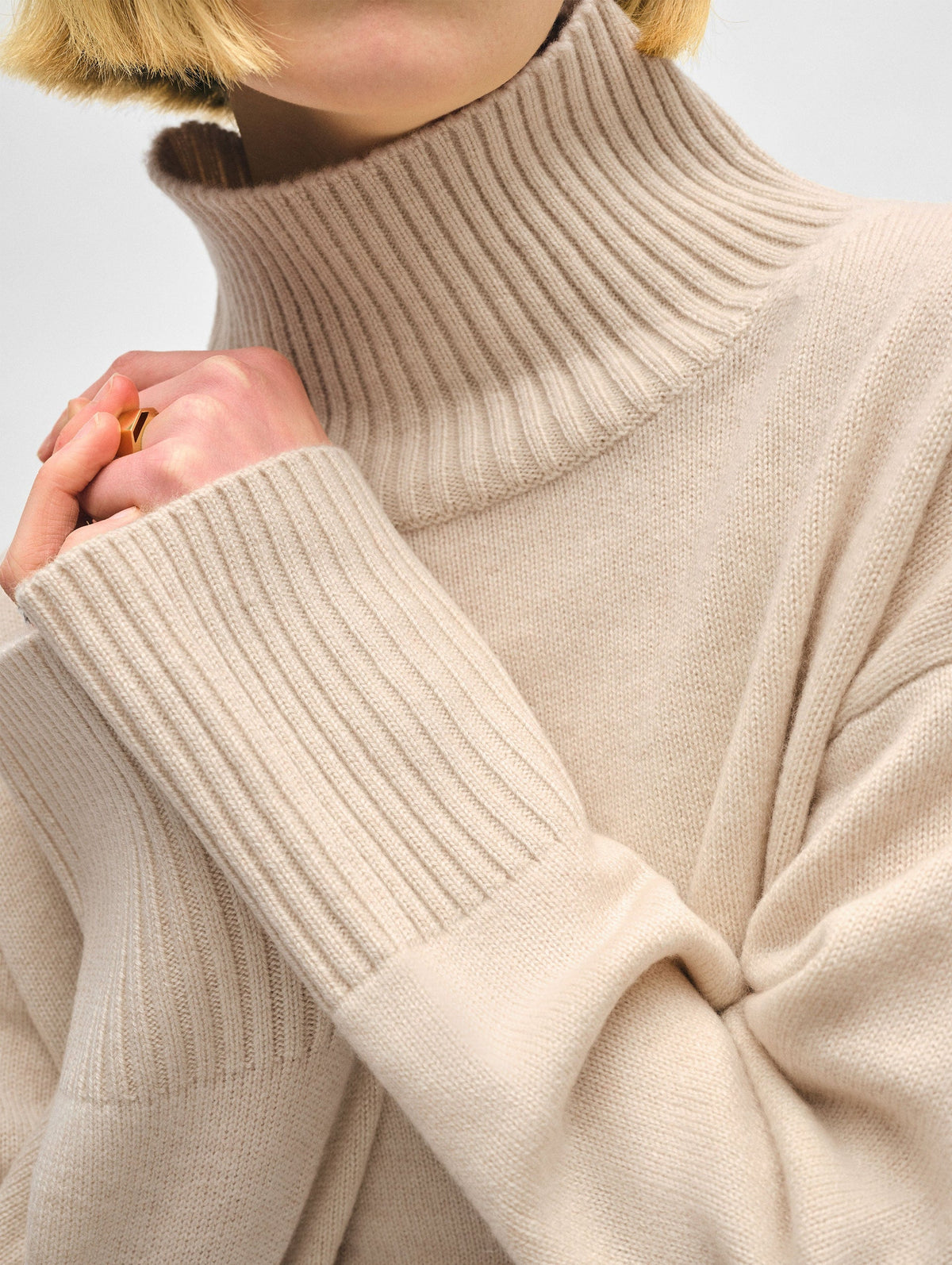 CASHMERE STAND NECK