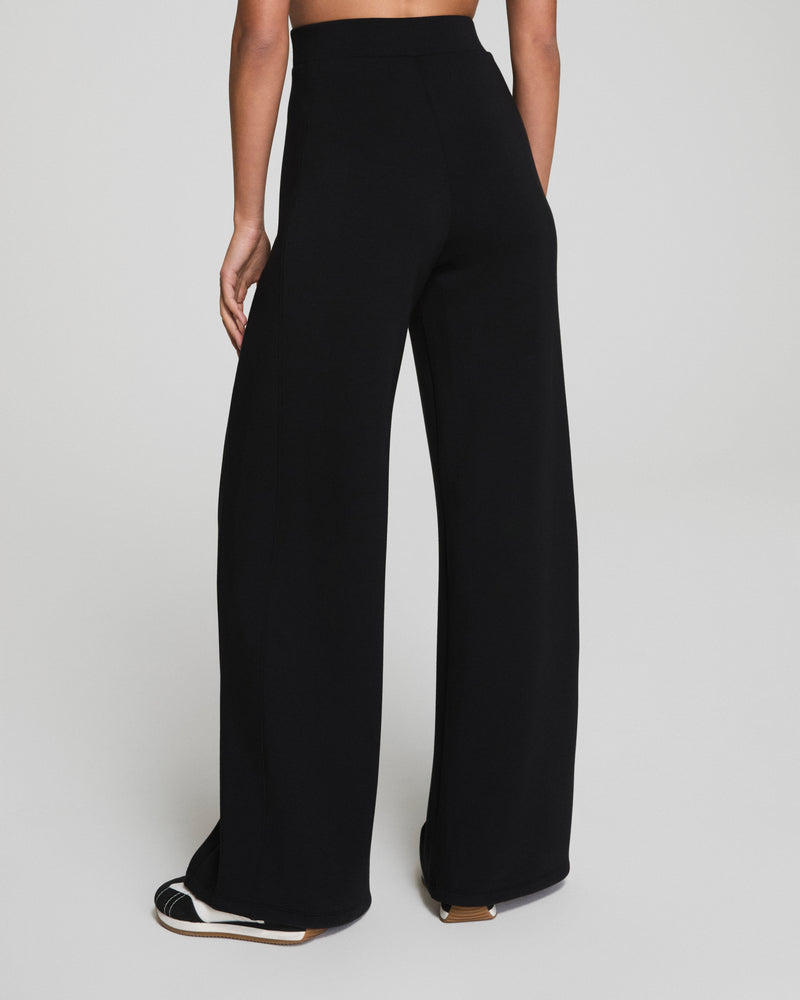 AIRESSENTIALS TRACK PANT