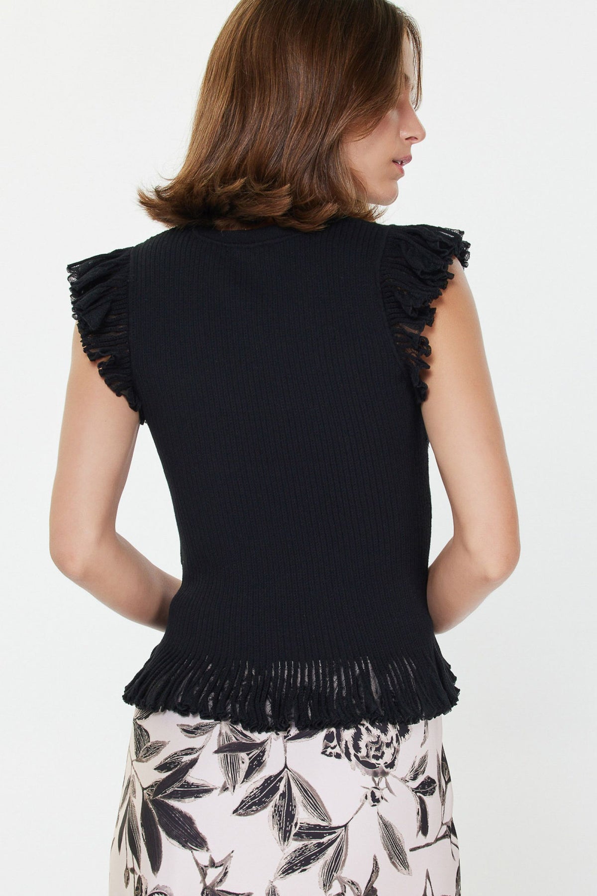 KNIT TOP