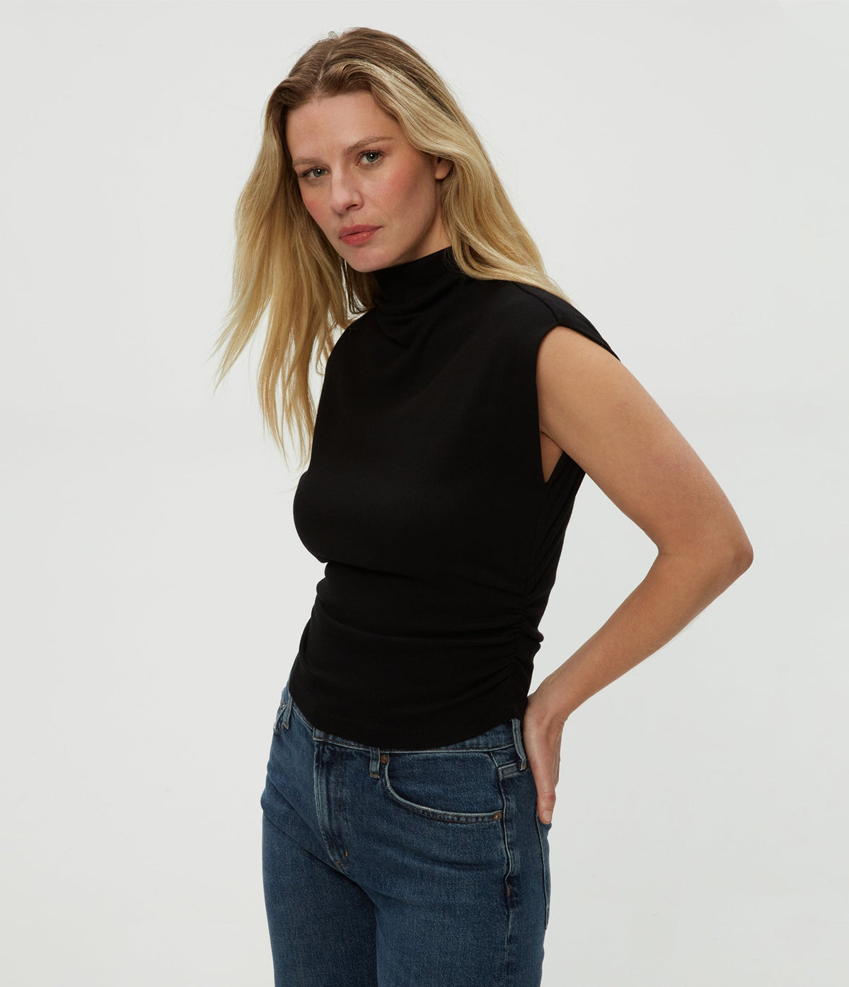 AMARA TEE
