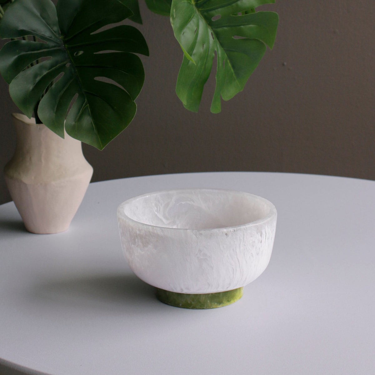 RIO SMALL BOWL WITH BASE WHT/GRN