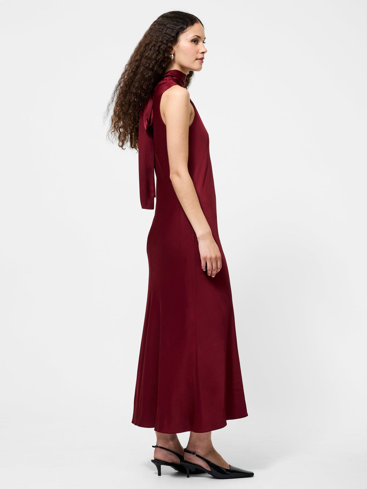 ENNIS SATIN SLEEVELESS BOW MIDI DRESS