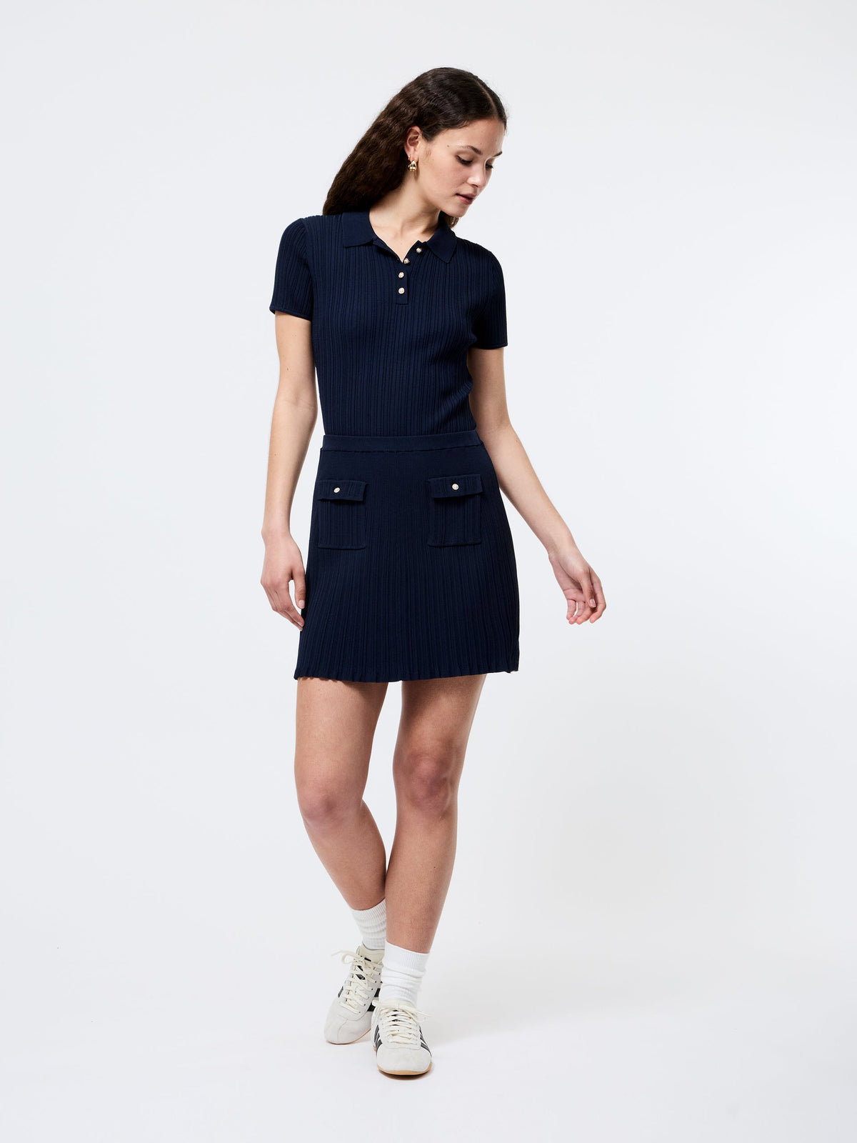CRINKLE KNIT MINI SKIRT