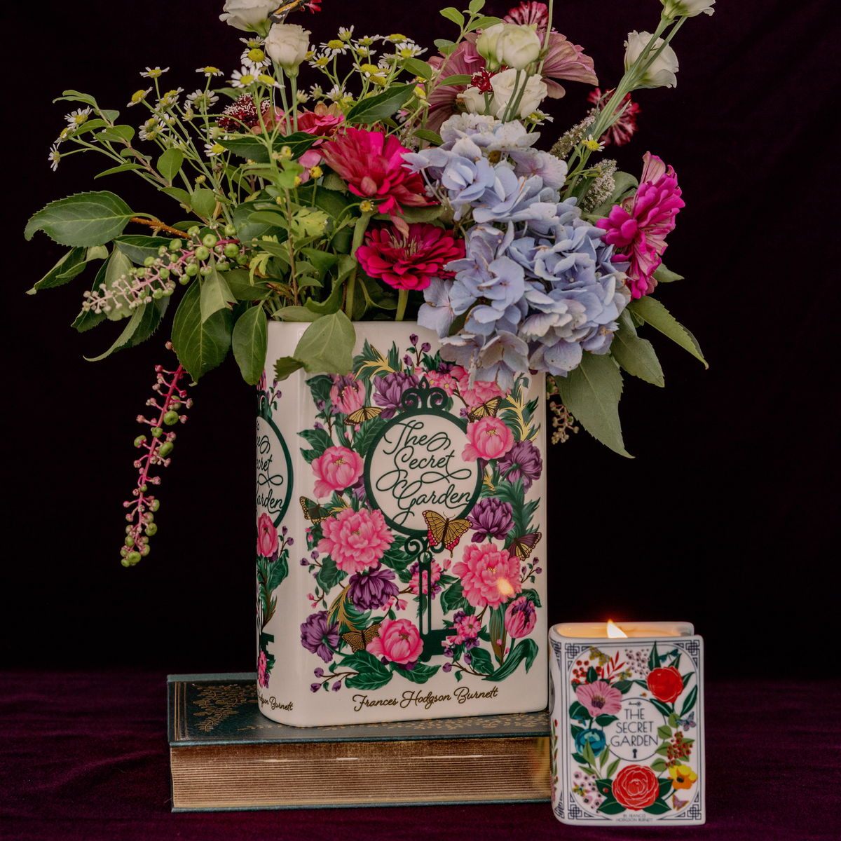 BOOK CANDLE SECRET GARDEN