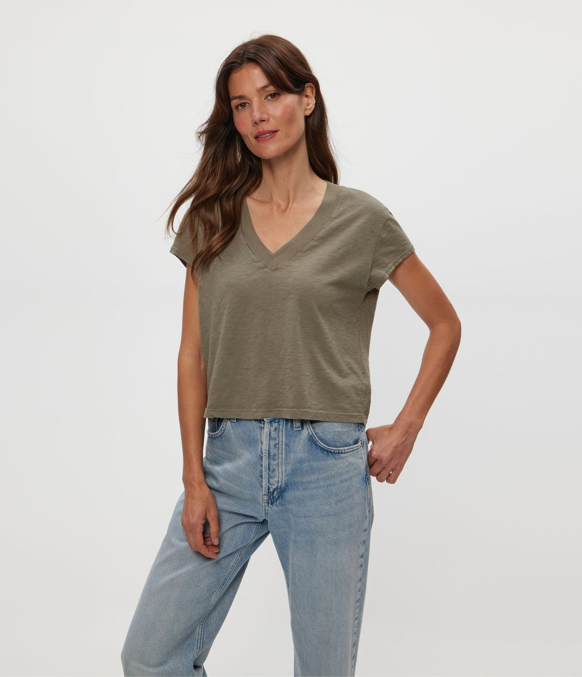 HARLAN CROPPED VNECK TEE