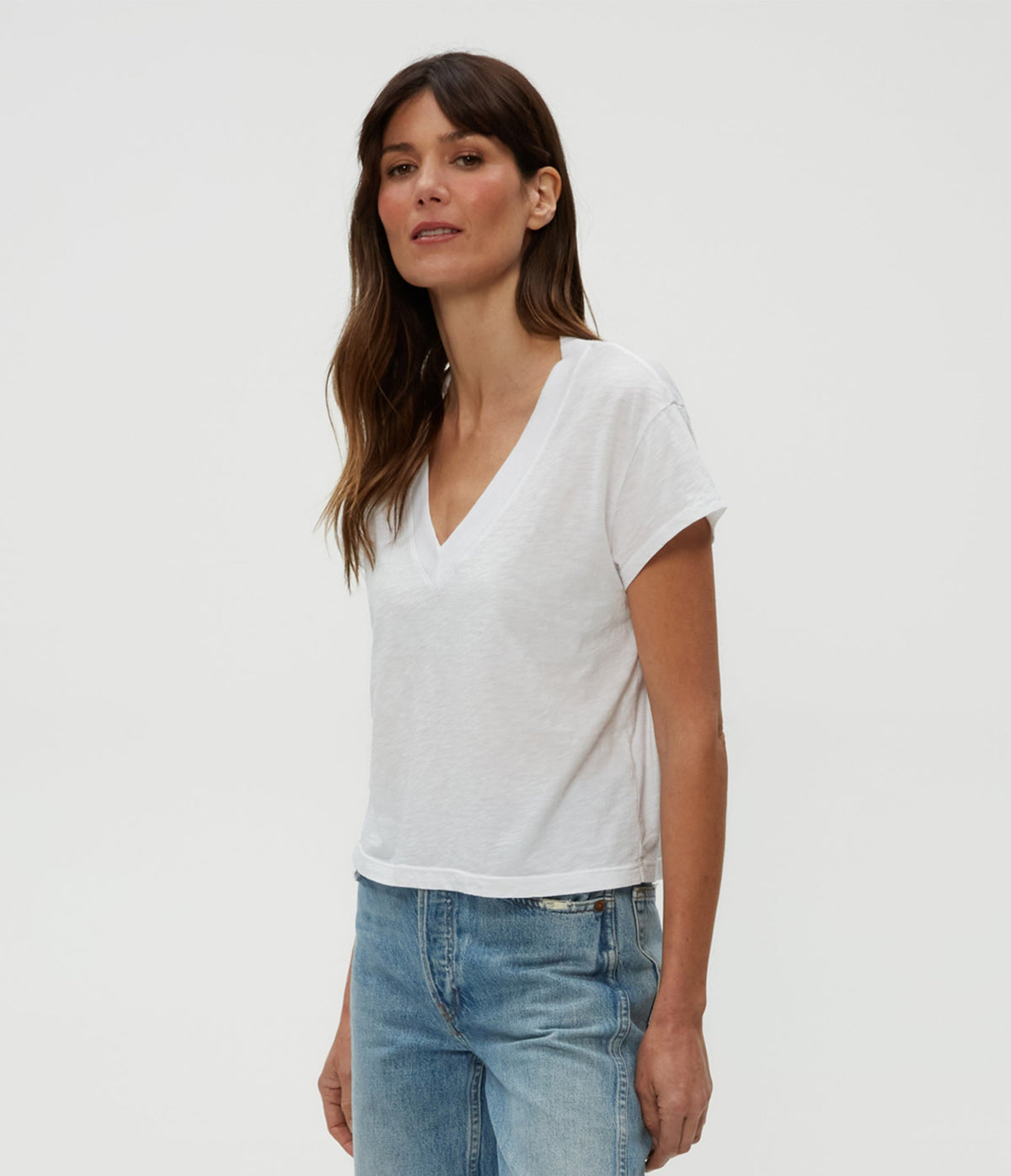 HARLAN CROPPED VNECK TEE