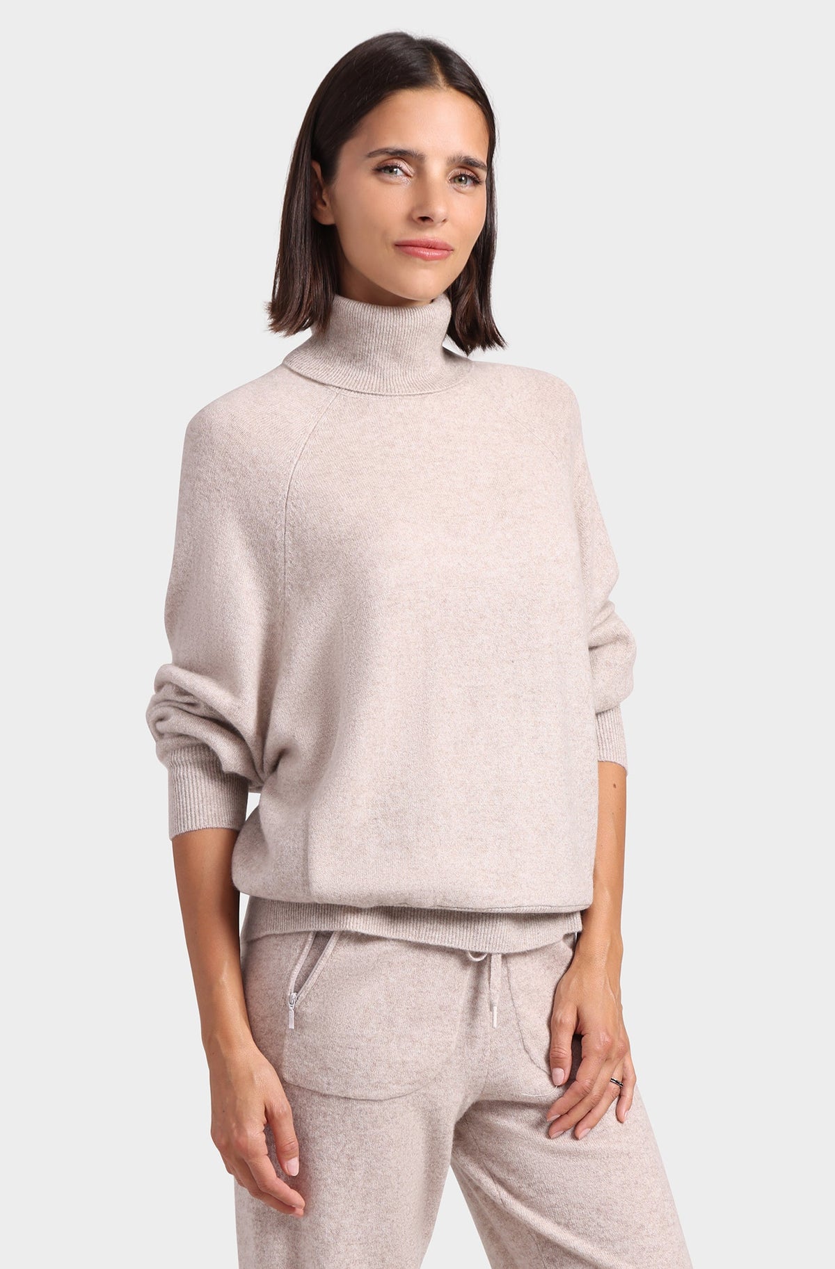 CASHMERE FRONT POCKET TURTLENECK