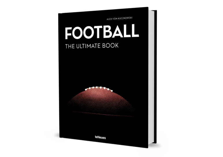 FOOTBALL THE ULTIMATE BOOK
