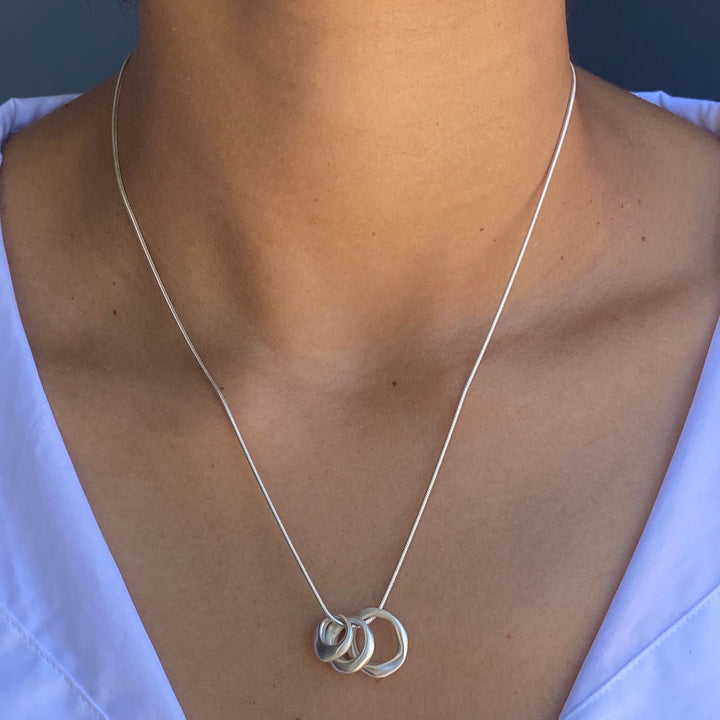 THREE RINGS SILVER NECKLACE