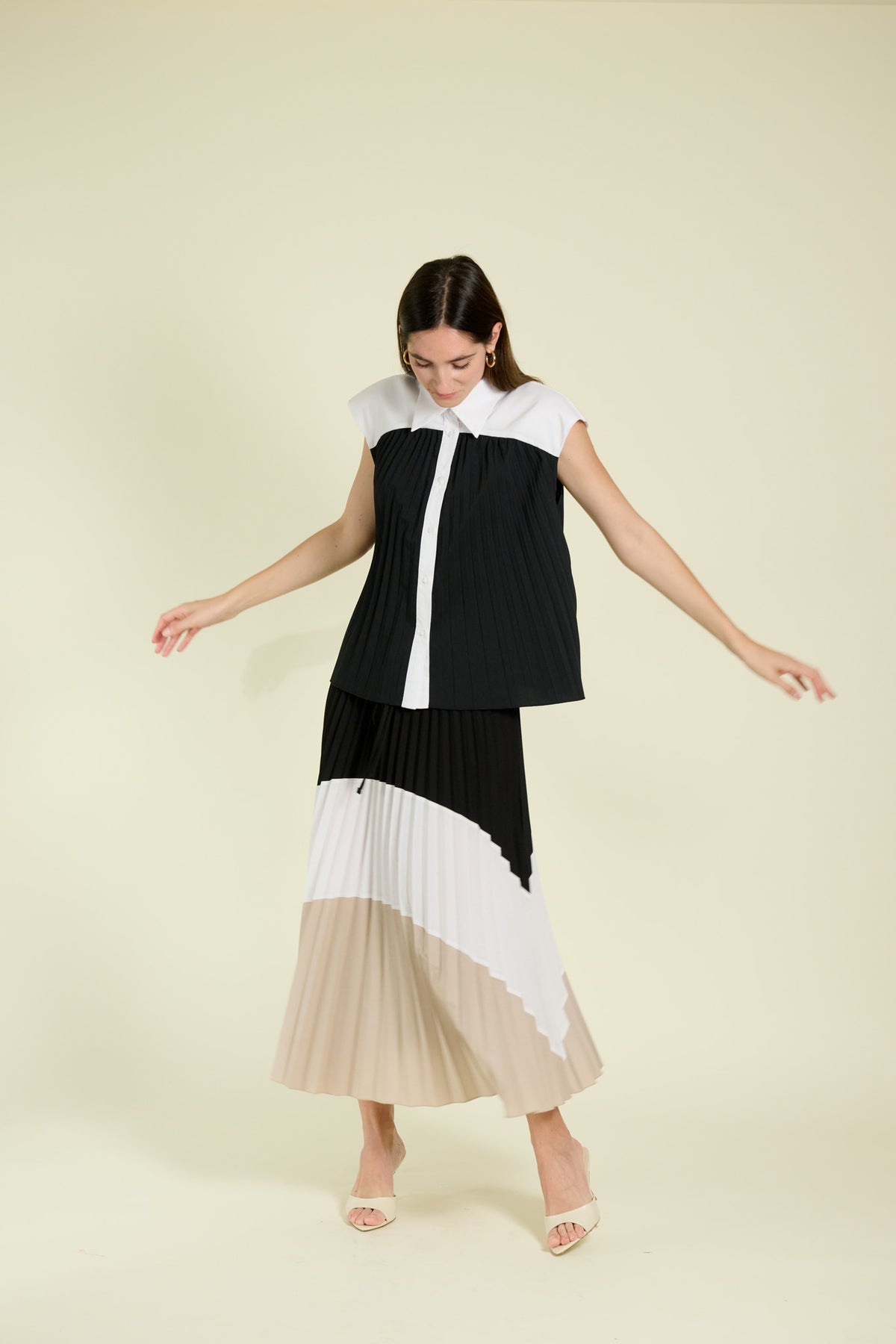 PLEAT COLOR SKIRT