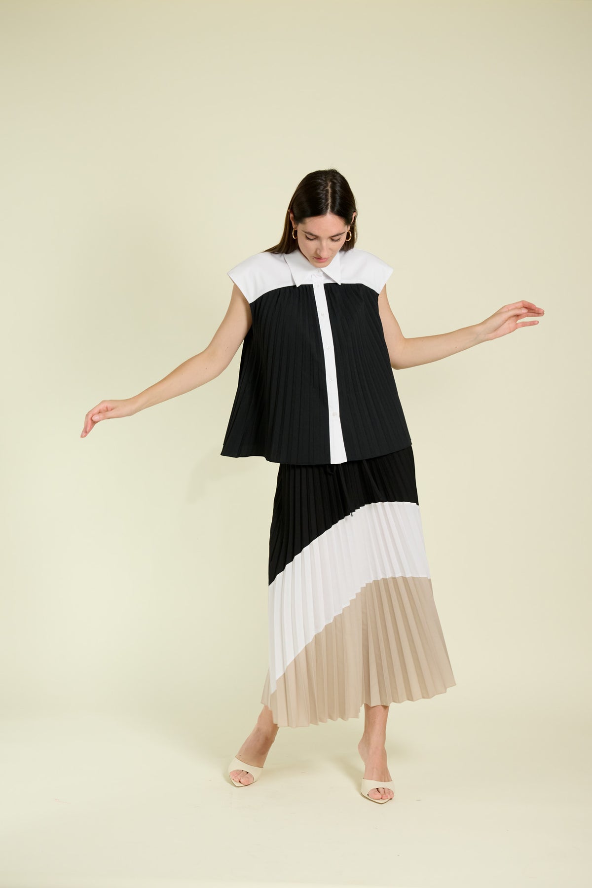 PLEAT COLOR SKIRT