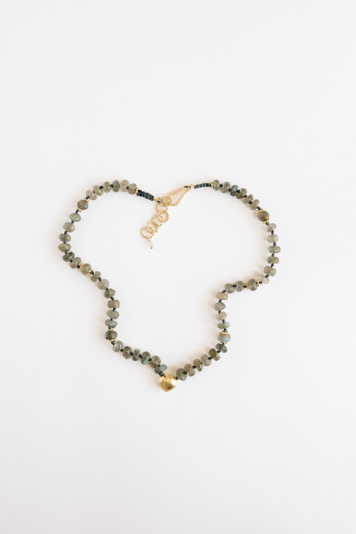 VISNA SMALLL HEART NECKLACE LABRADORITE