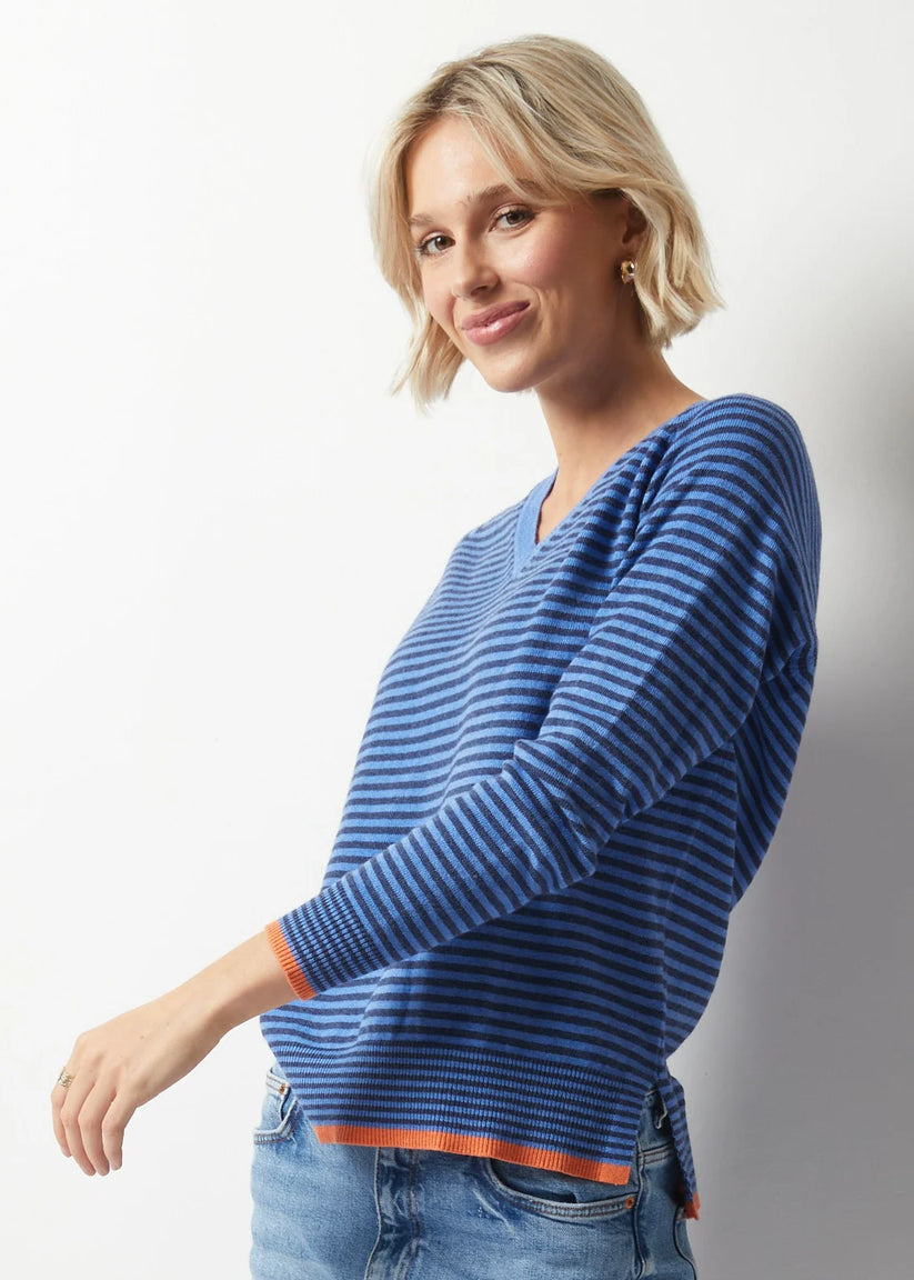 ESSENTIAL STRIPE V SWEATER