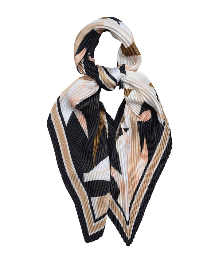 PUZZLE PLEATED DIAMOND SCARF