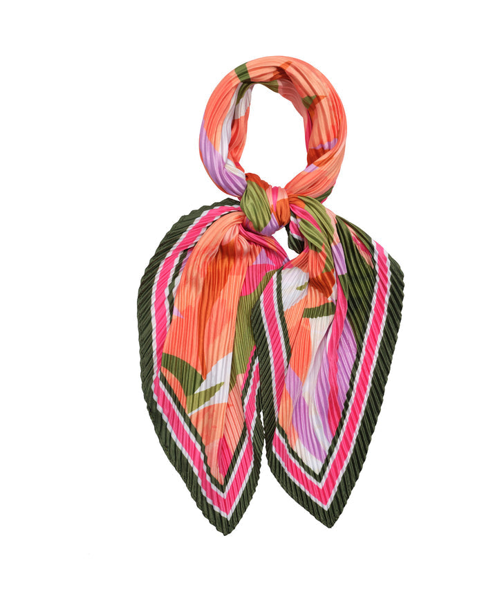 PUZZLE PLEATED DIAMOND SCARF