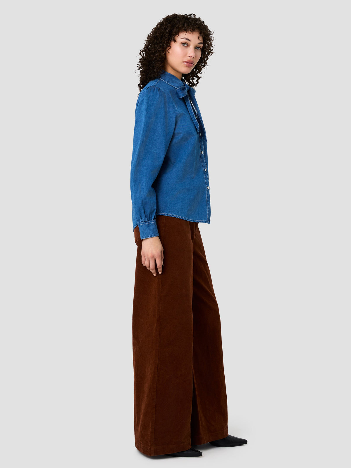 ZAVES CHAMBRAY BOW LONG SLEEVE TOP