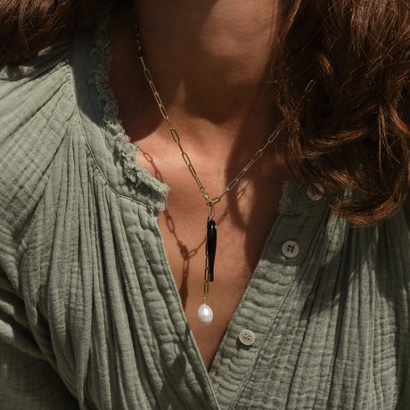 LEA PEARL LARIAT NECK