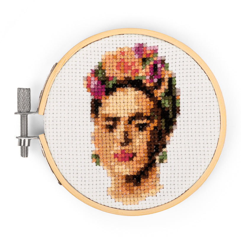 MINI EMBROIDERY KIT