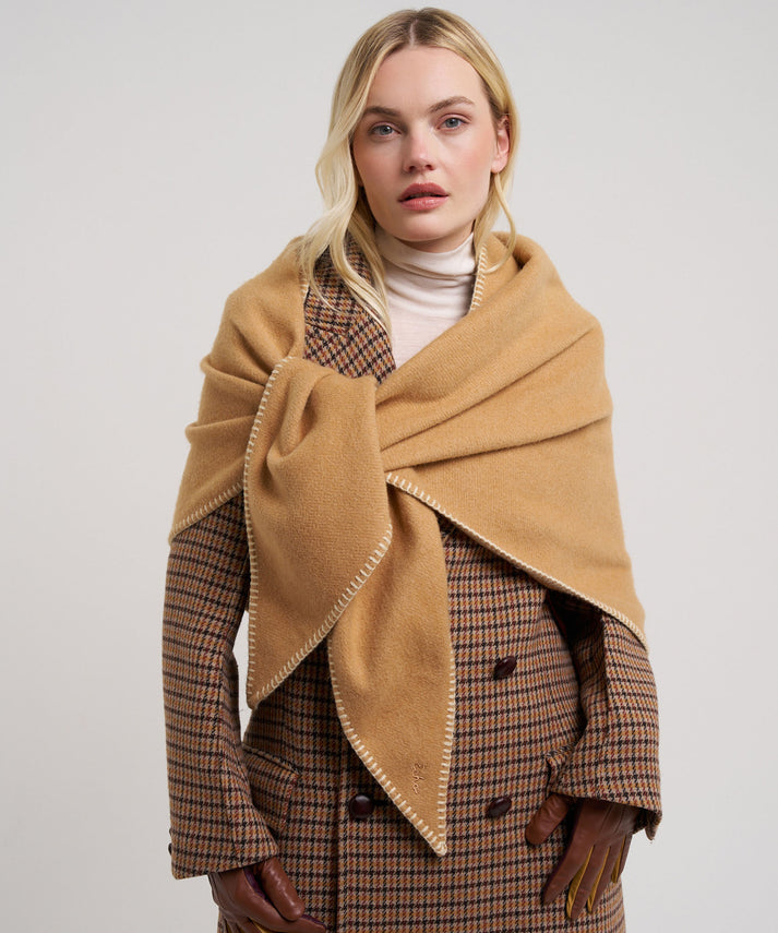 OVERSIZE TRIANGLE WRAP