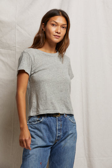 LISA SLIM CREW TEE