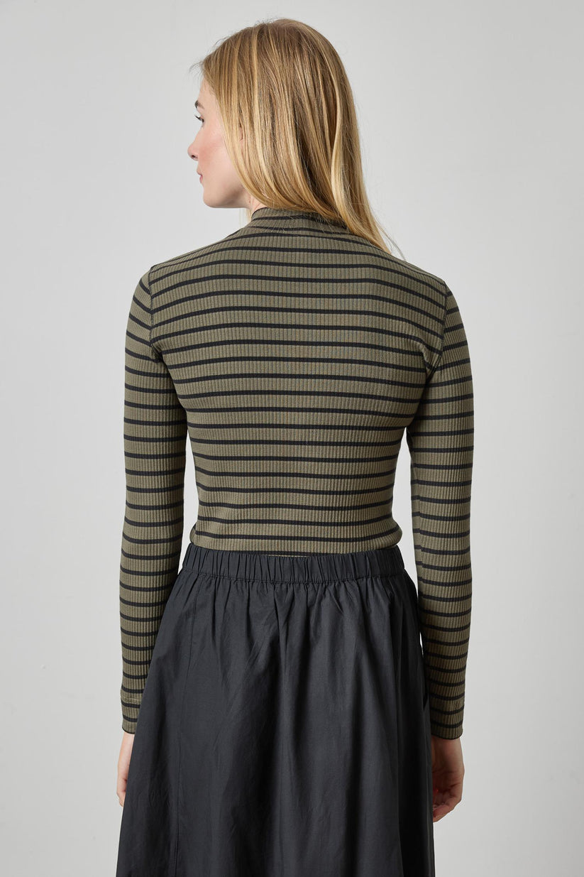 RIBBED LONG SLEEVE MOCK NECK TEE