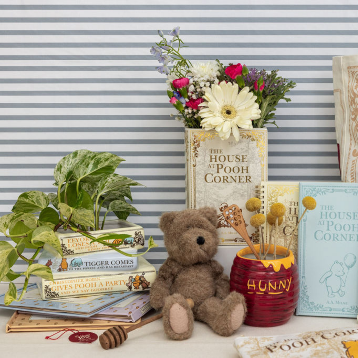 LARGE BOOK VASE HOUSE AT POOH CORNER