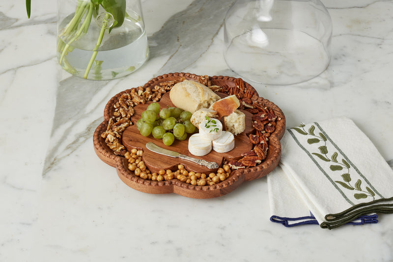 ENGLISH BREAD BOARD MEDIUM SCALLOPED