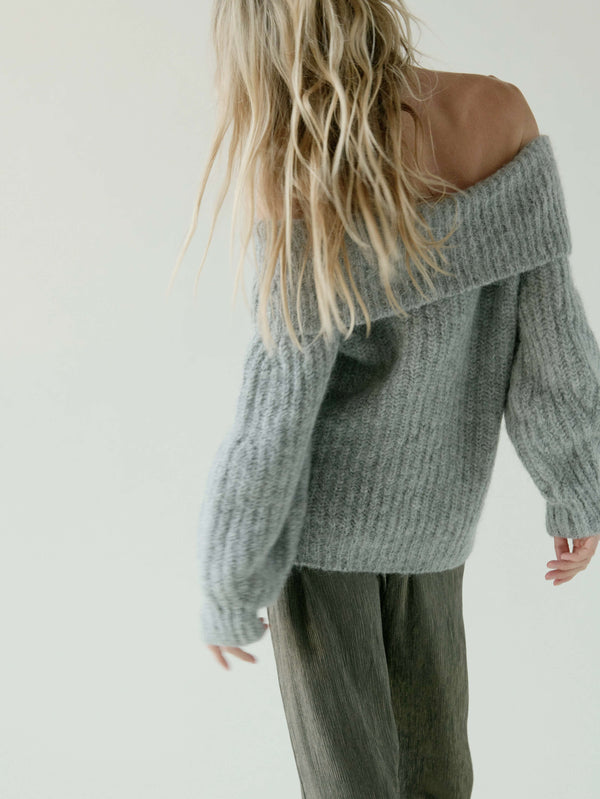 SERENA OFF SHOULDER SWEATER