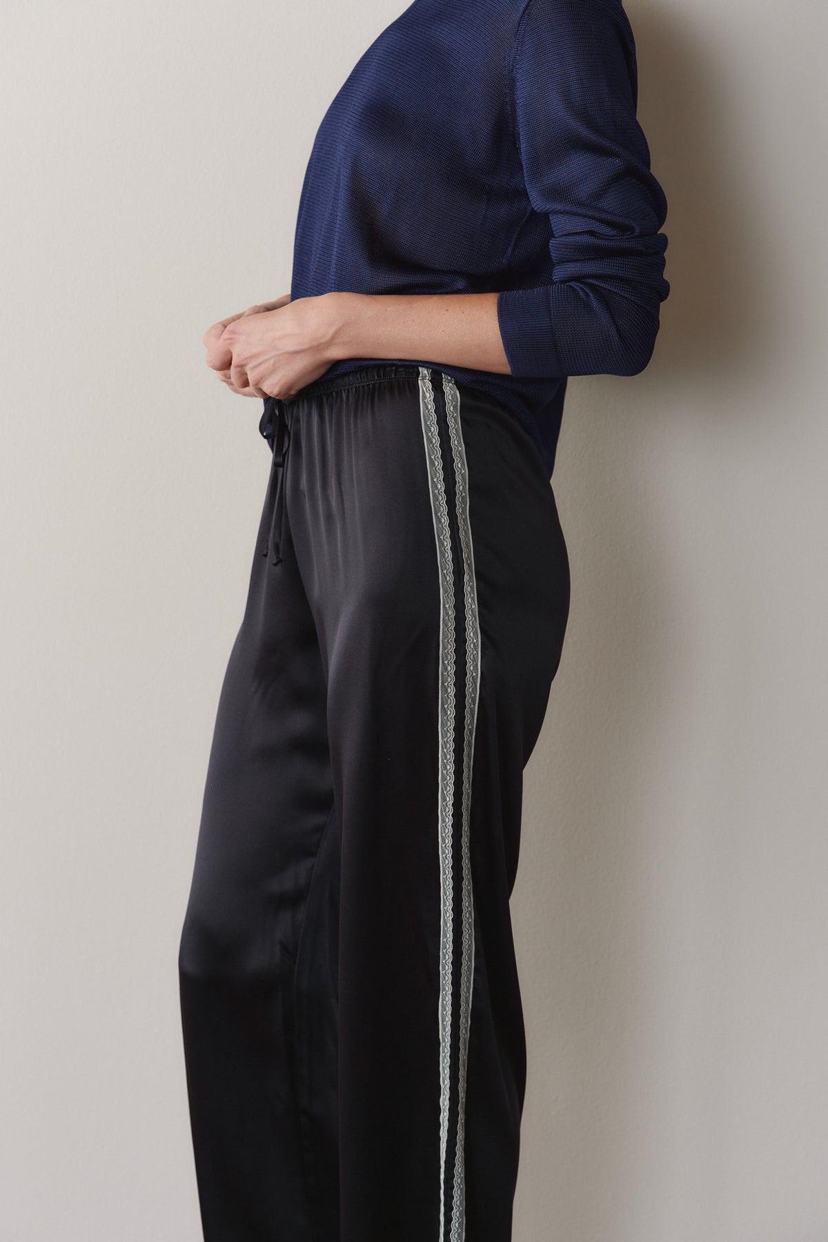 SILK LACE STRIPE CROP PANT