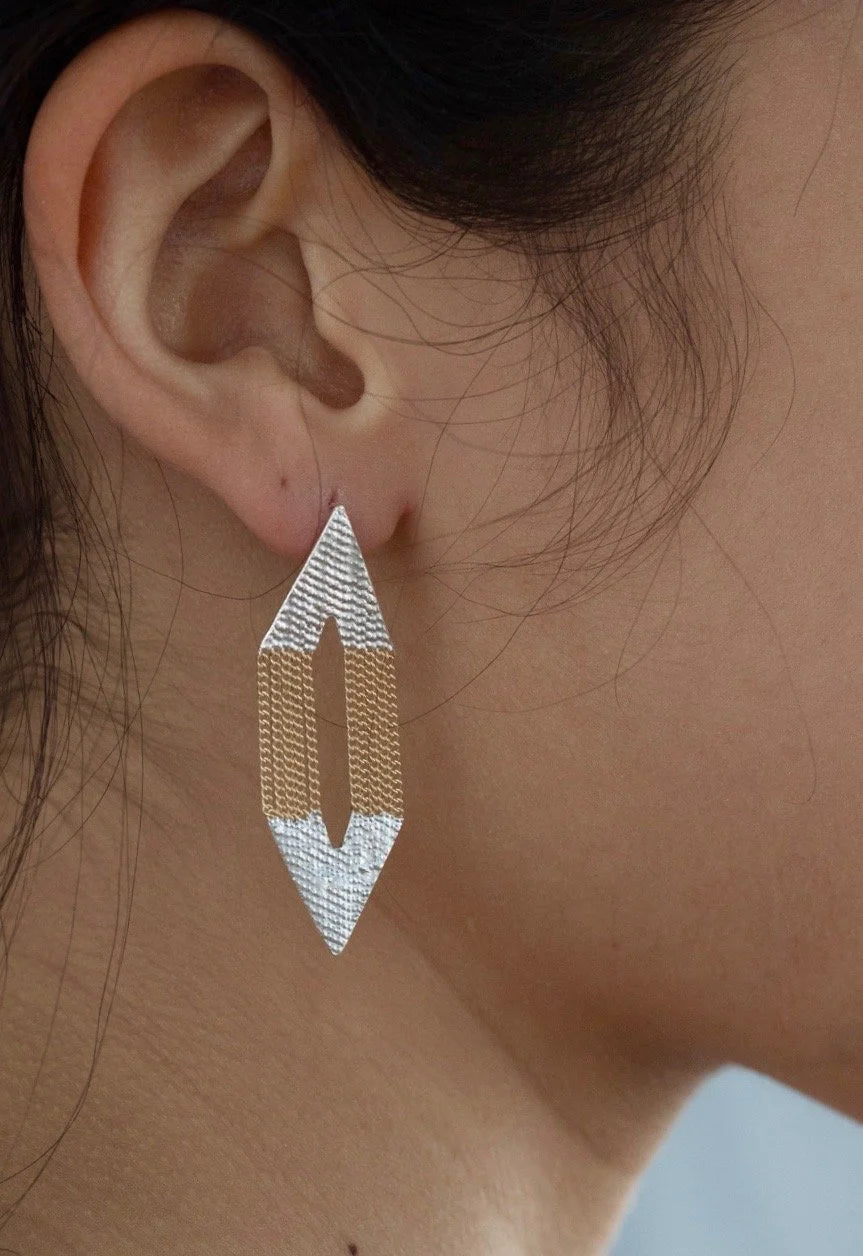 SMALL POINTS EARRING BRASS/SILVER