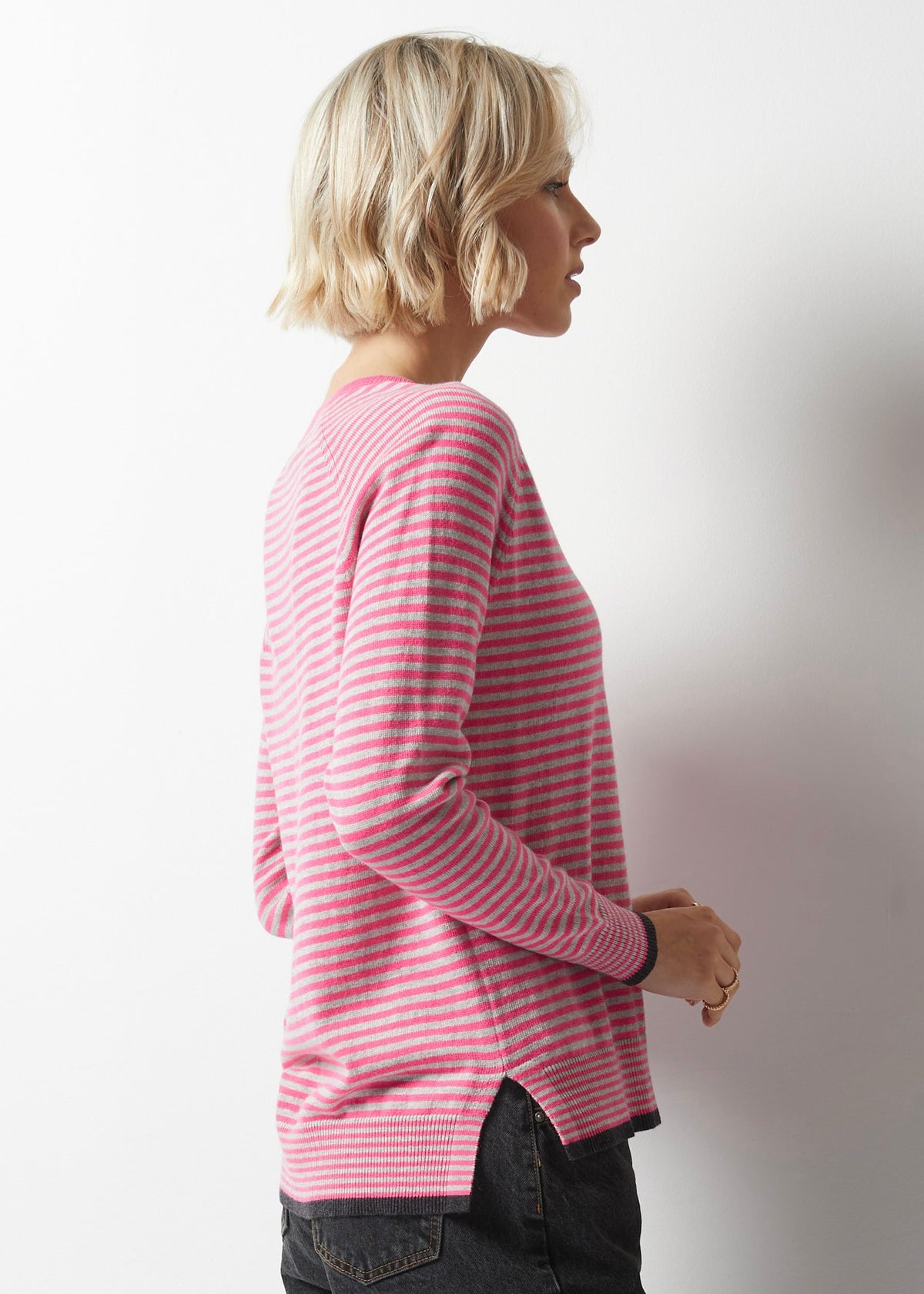 ESSENTIAL STRIPE SWEATER