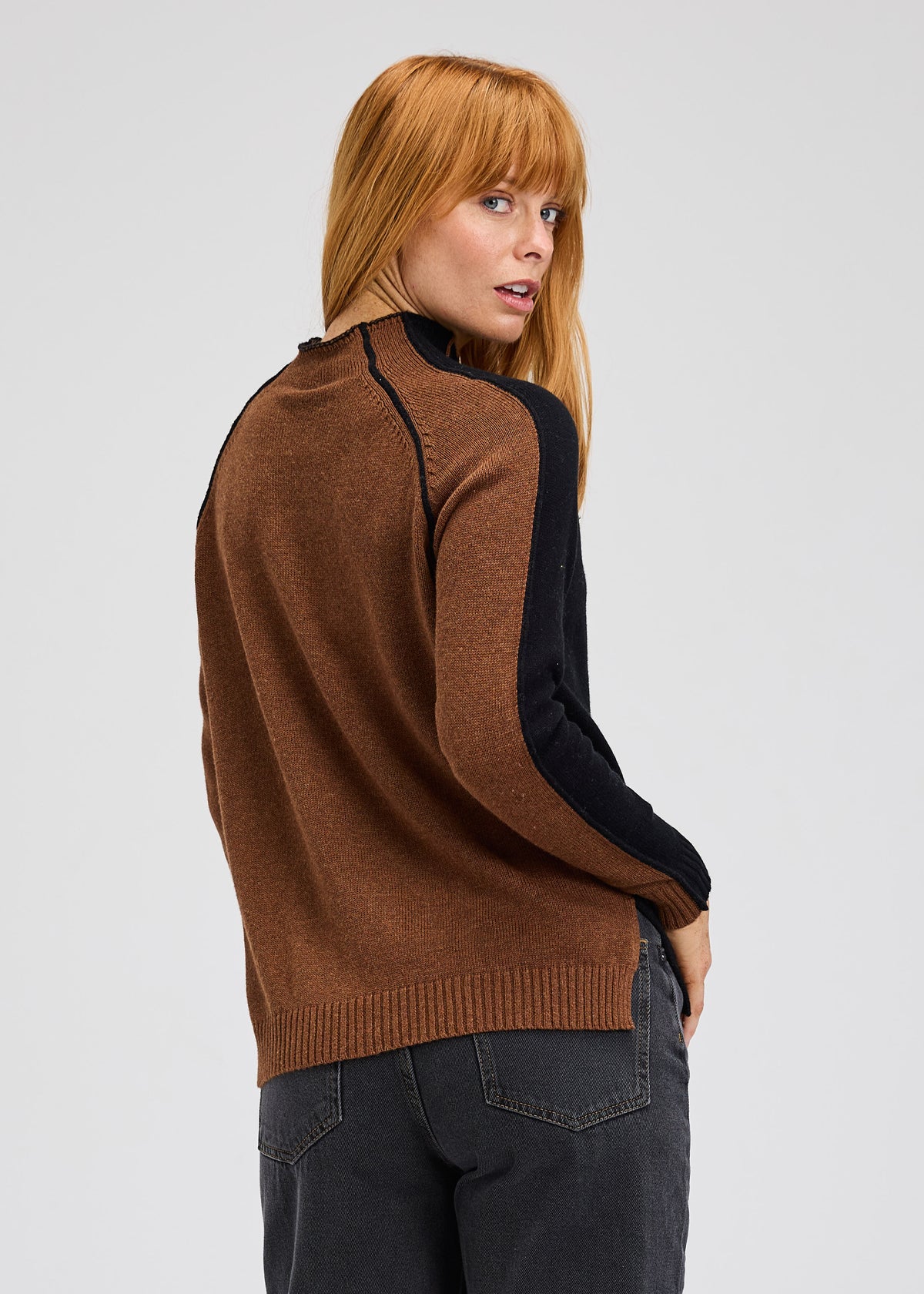 REVERSIBLE BLOCK FUNNEL NECK SWEATER