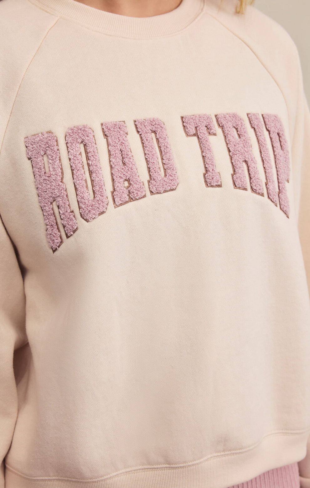 OVERSIZED ROAD TRIP SWEATSHIRT