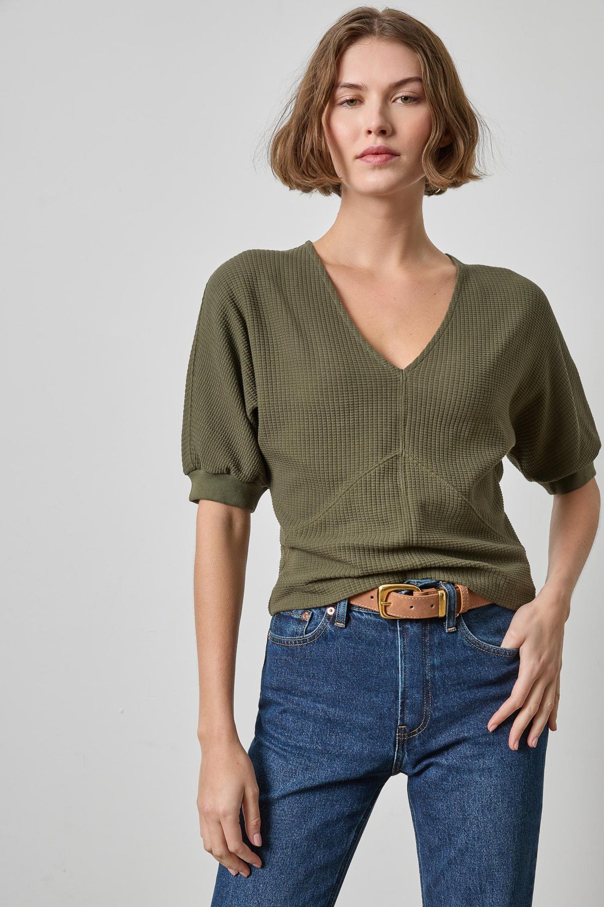 SEAMED VNECK TOP