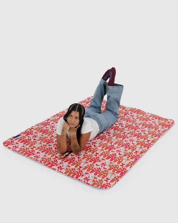 PUFFY PICNIC BLANKET