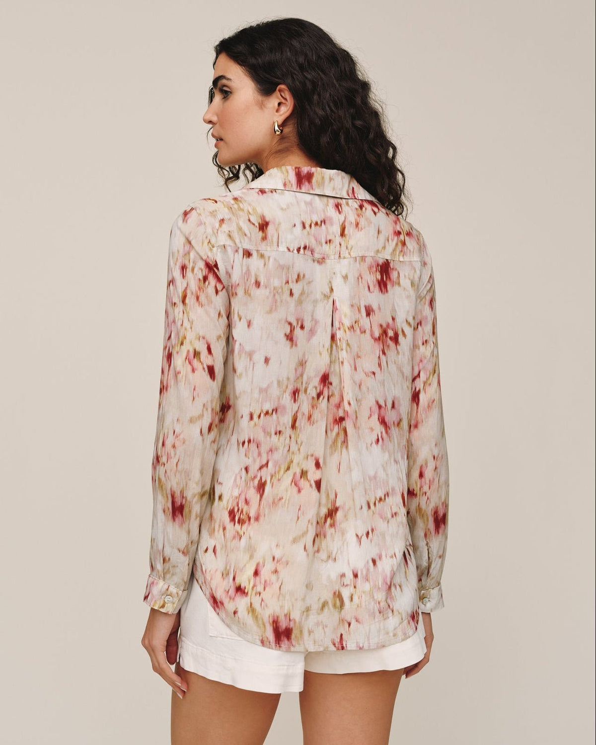 CLASSIC BUTTON DOWN