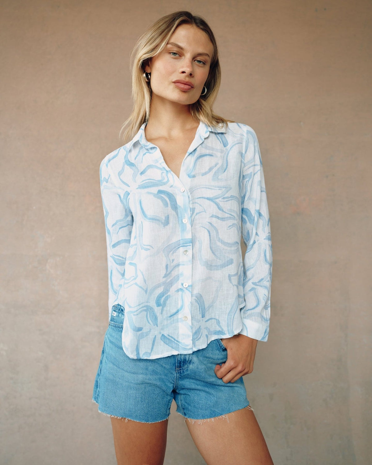 CLASSIC BUTTON DOWN