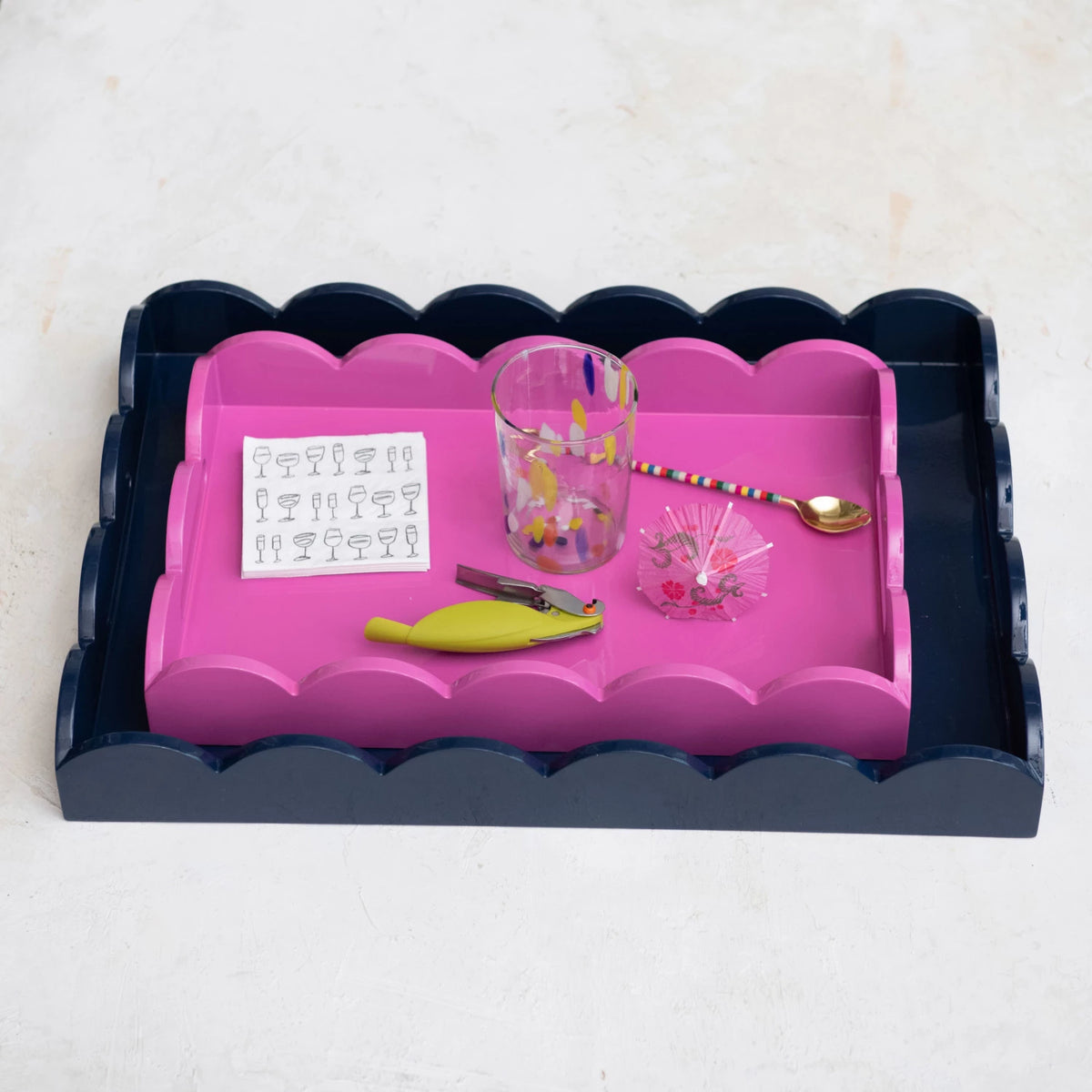 FUCHSIA SCALLOPED TRAY