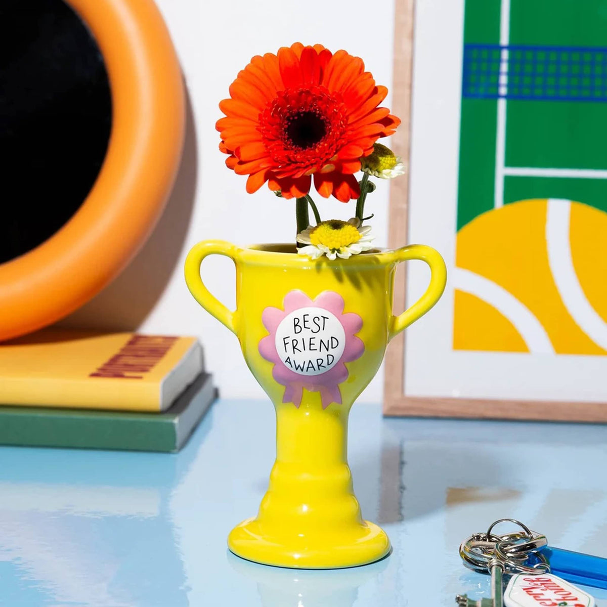 TROPHY BEST FRIEND AWARD YELLOW XS
