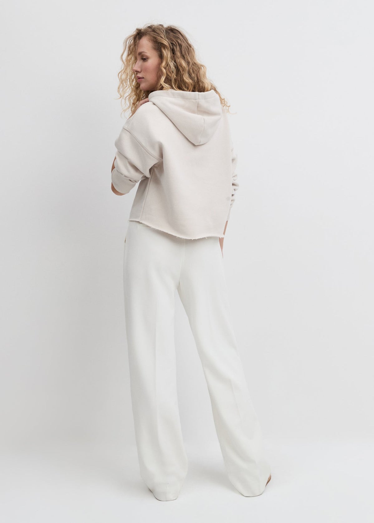 CROPPED COLLEGIATE HOODIE