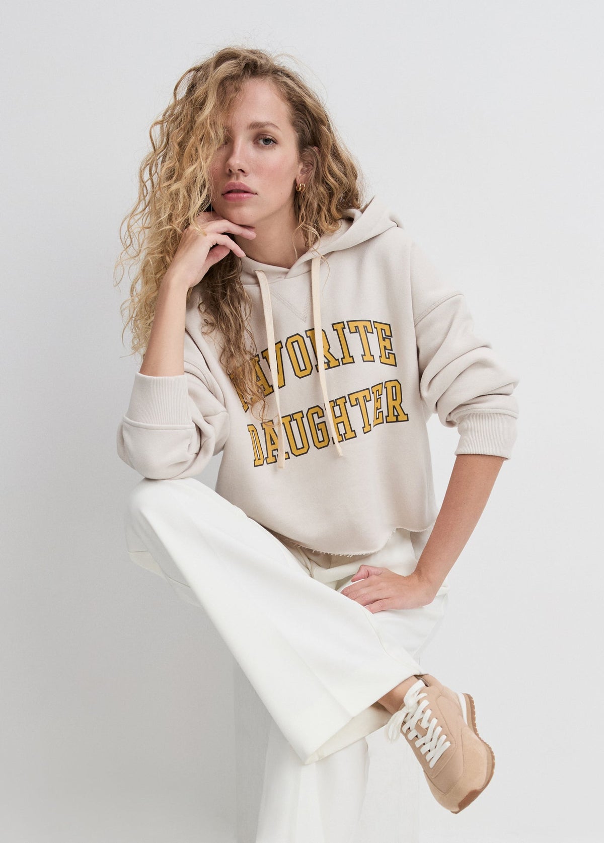 CROPPED COLLEGIATE HOODIE