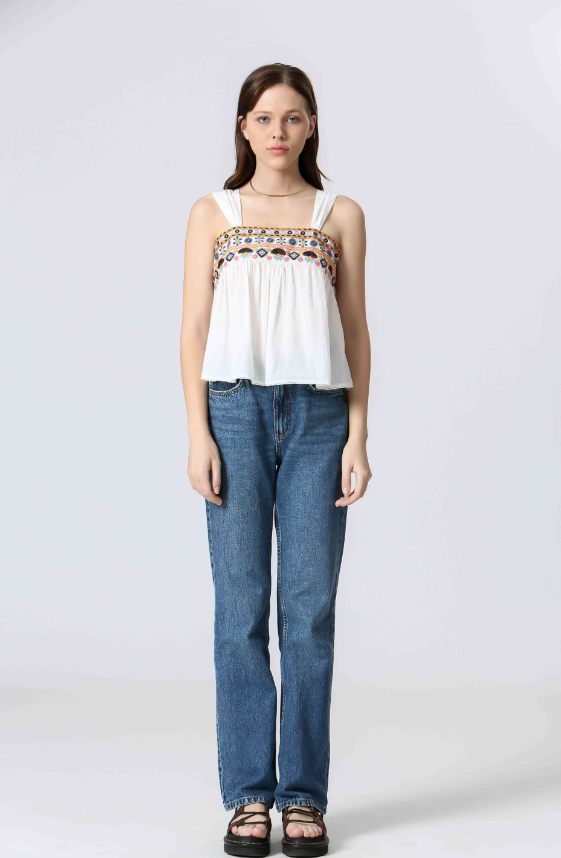 EMBROIDERED DETAIL TOP