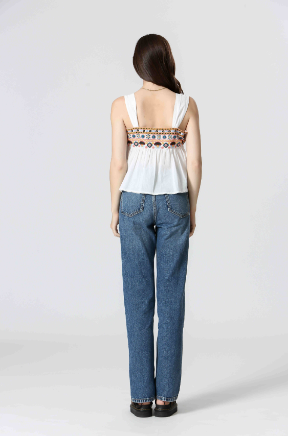 EMBROIDERED DETAIL TOP