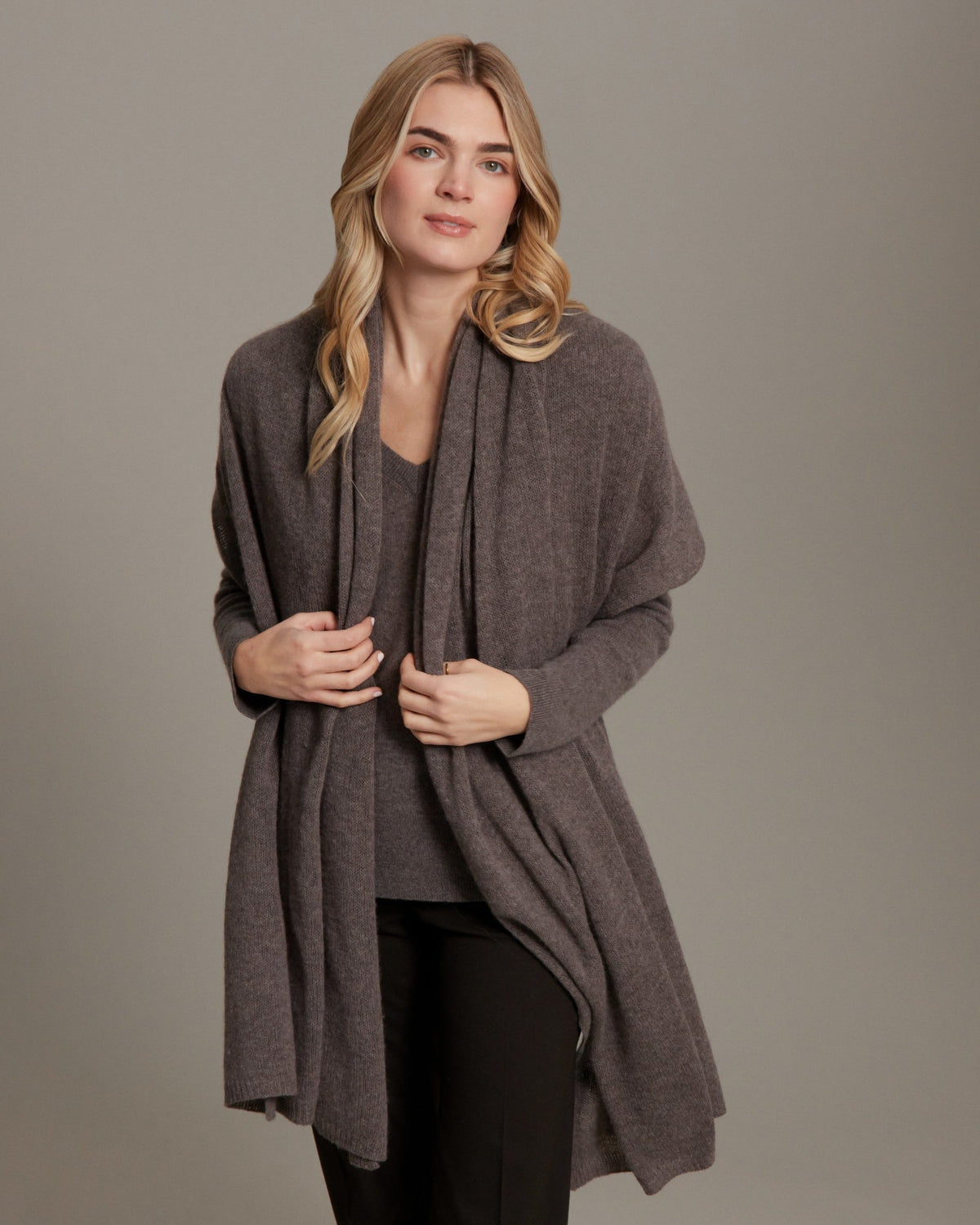CASHMERE BREEZY TRAVEL WRAP