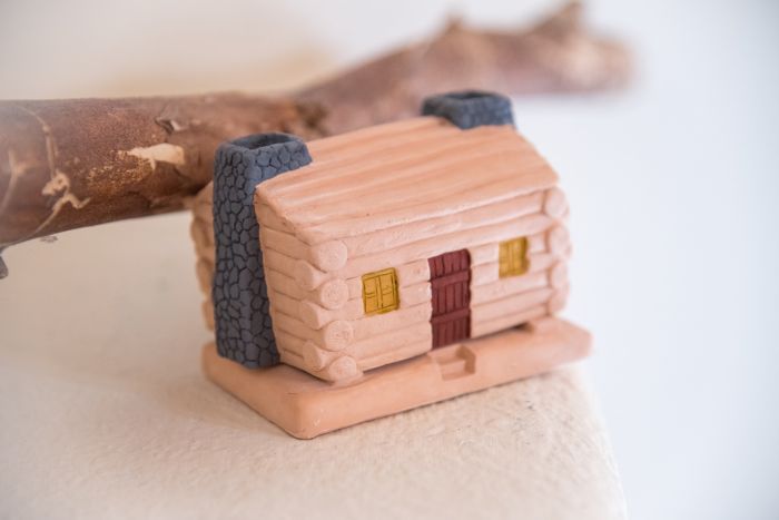 LOG CABIN W PINON NATURAL WOOD INCENSE
